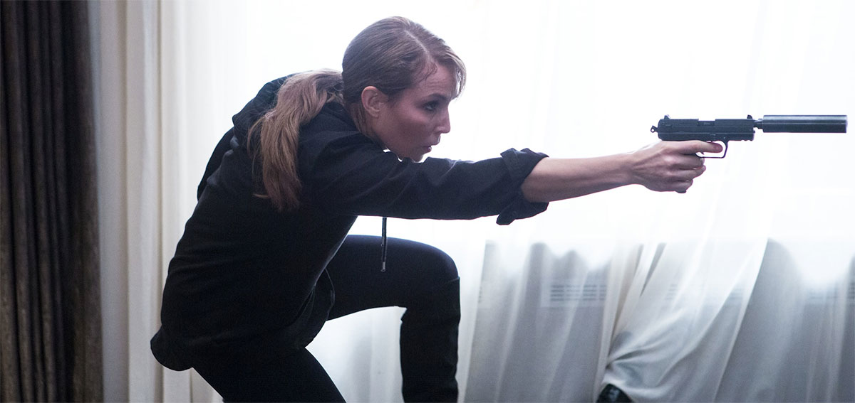 Naomii Rapace in Unlocked, also starring Orlando Bloom